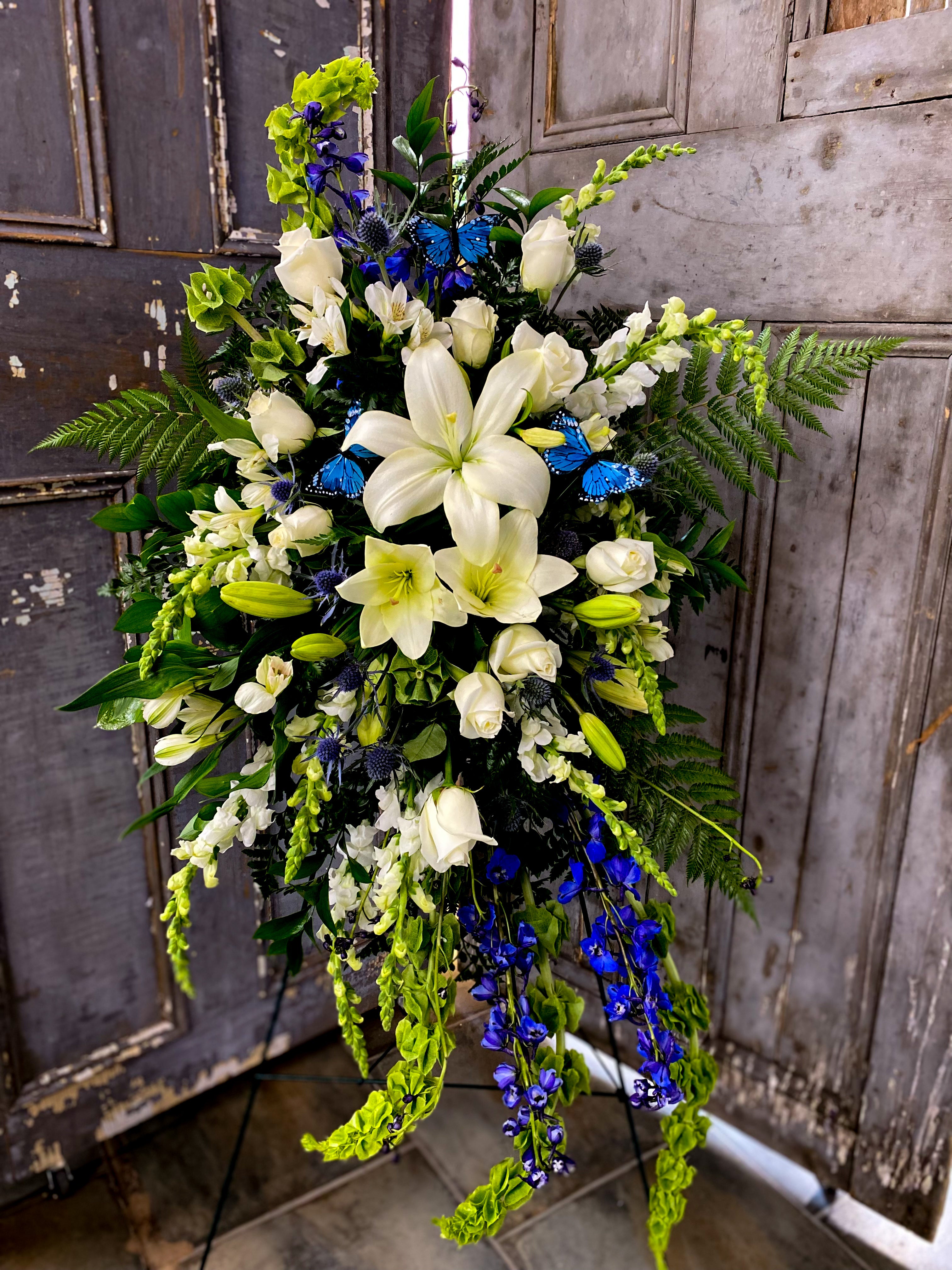 Divine Skies Spray – Fleuriste Alexandria Florist